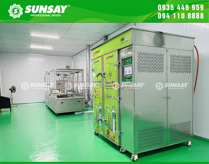 Máy sấy nhiệt đối lưu 80 khay có thể giám sát, theo dõi quá trình sấy bằng điện thoại thuận tiện
